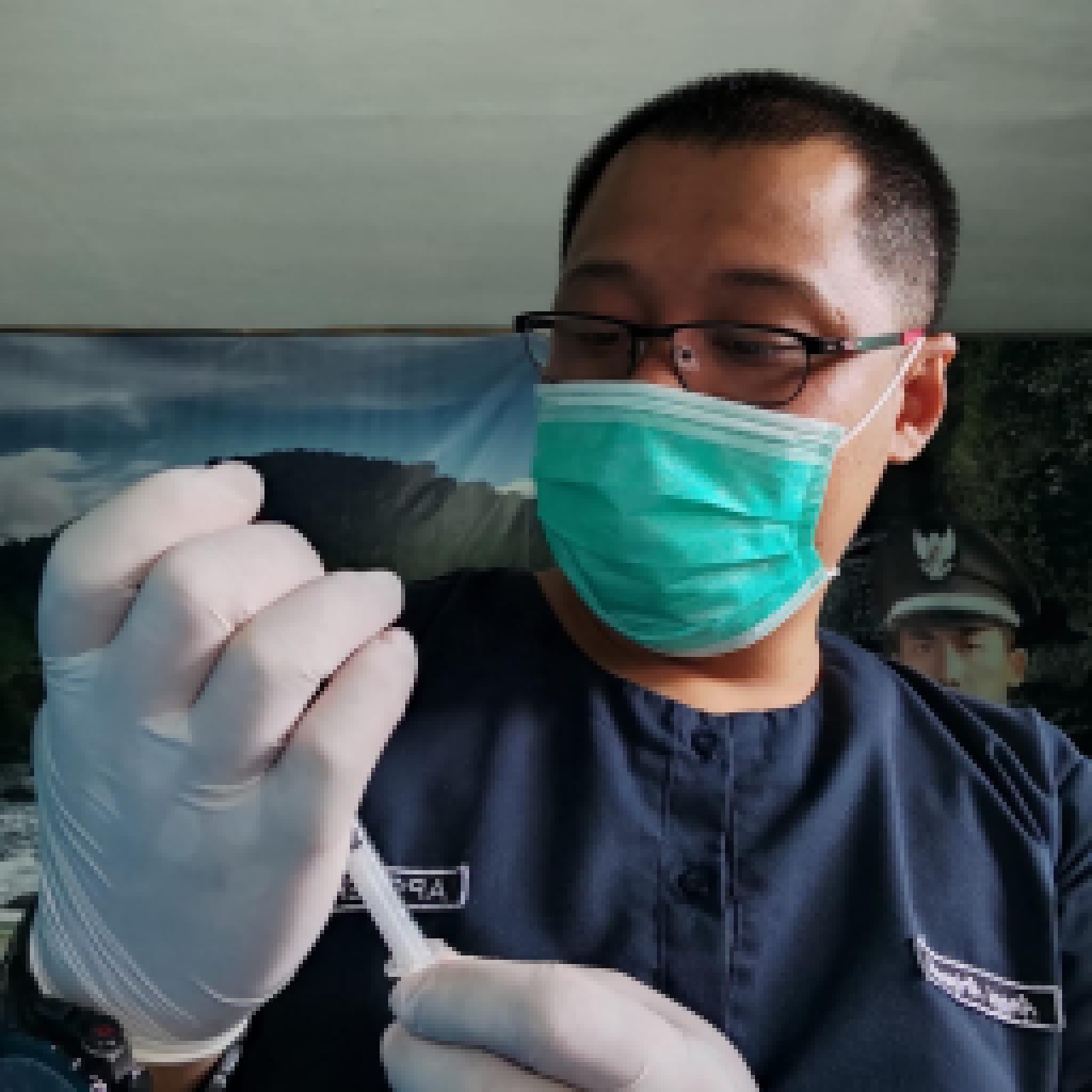Anggi Aryadi, S.Farm - Owner Apotek Cibalong